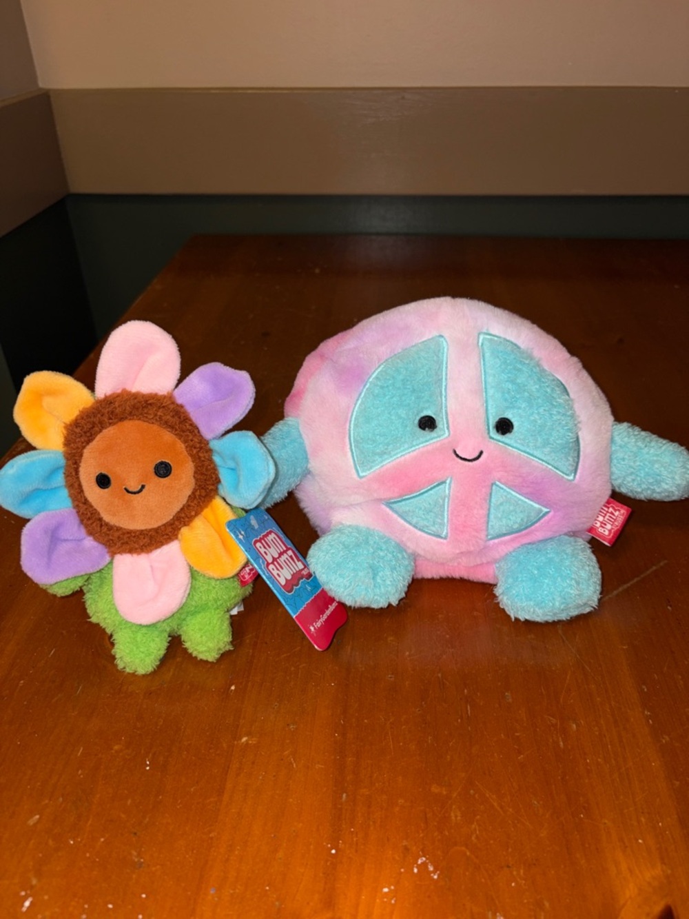 Two Bum Bumz Plush Bundle Includes Flower and Peace Sign NWT
